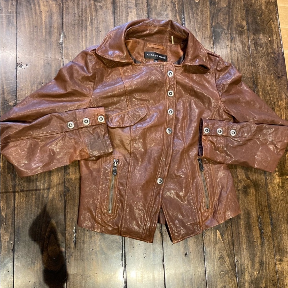 Like New Andrew Marc Leather Jacket size Medium - Picture 8 of 10